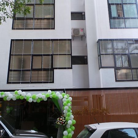 White House Hotel Bangalore Eksteriør billede