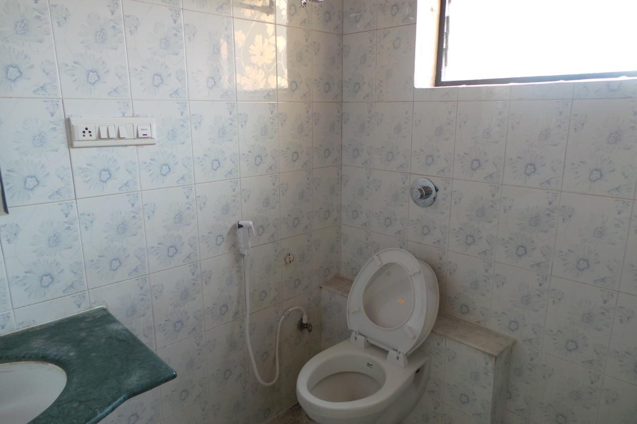 White House Hotel Bangalore Eksteriør billede