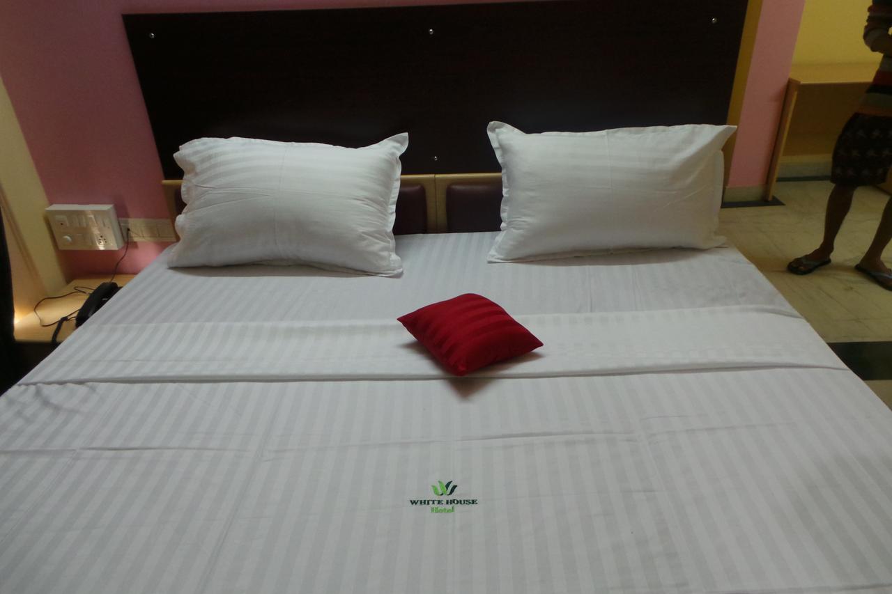 White House Hotel Bangalore Eksteriør billede